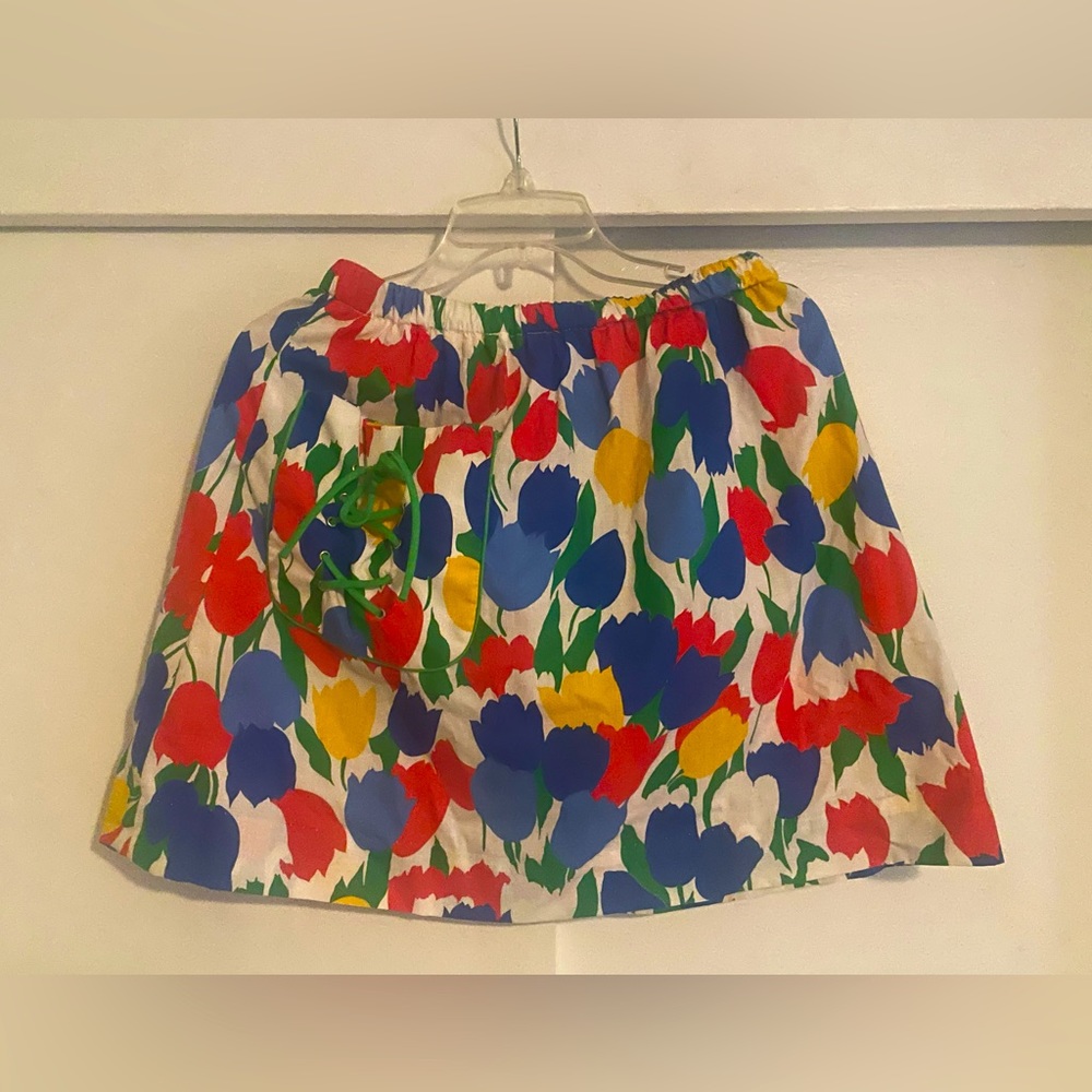 Cute vintage skirt with fun pocket